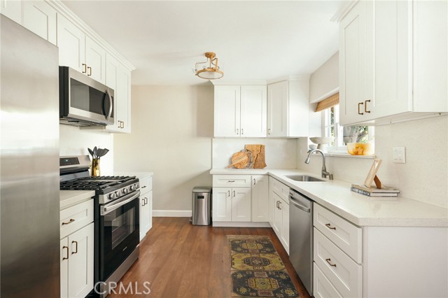 2319 S Corning Street, Los Angeles CA: https://media.crmls.org/medias/6e8e27c1-003a-4004-a4f9-0bb3f8ba18f6.jpg