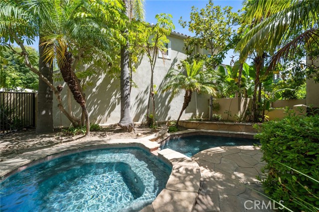 3 Toscany, Irvine CA: https://media.crmls.org/medias/6e8e6637-ddfd-4b2f-ab66-d55e4da070eb.jpg