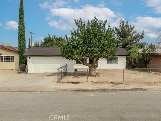 Detail Gallery Image 3 of 25 For 7085 Tamarisk Ave, Yucca Valley,  CA 92284 - 2 Beds | 1 Baths