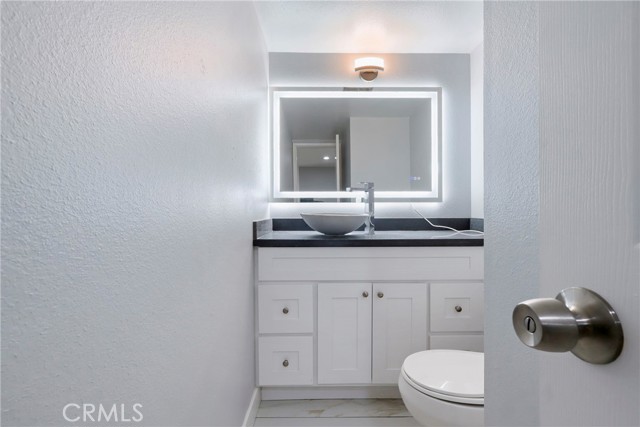 Detail Gallery Image 18 of 42 For 9652 Karmont, South Gate,  CA 90280 - 4 Beds | 2/1 Baths