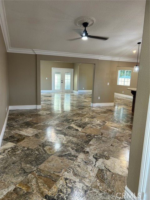 8138 Camelot Road, Riverside CA: https://media.crmls.org/medias/6e8f3140-933e-4760-9532-e79476040e09.jpg