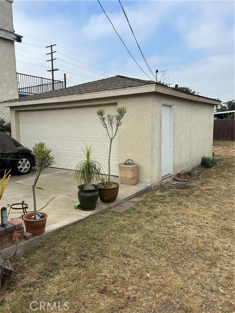 1711 Banning Boulevard, Wilmington, California 90744, 2 Bedrooms Bedrooms, ,1 BathroomBathrooms,Single Family Residence,For Sale,Banning,DW24201015