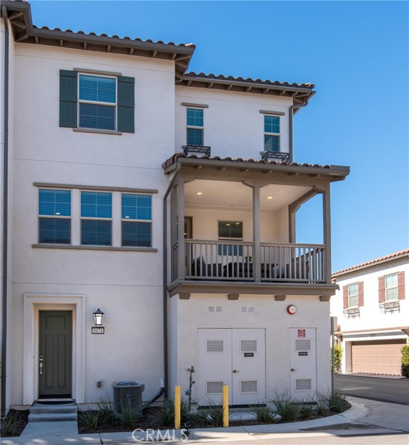 Detail Gallery Image 2 of 36 For 8474 Explorer, Chino,  CA 91708 - 2 Beds | 2/1 Baths