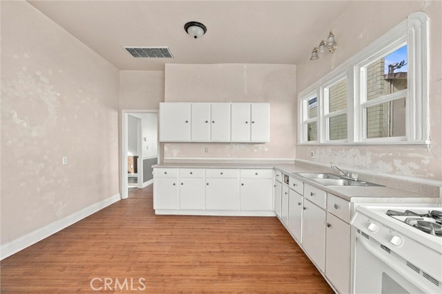 1911 California Ave, Bakersfield, CA 93304 photo 8