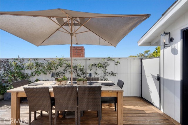 3212 N Poinsettia Avenue, Manhattan Beach CA: https://media.crmls.org/medias/6e911c81-3142-4ff7-9fca-29a708fe06f8.jpg