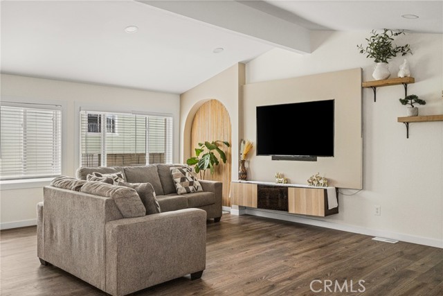 Detail Gallery Image 9 of 44 For 23301 Ridge Route Dr #56,  Laguna Hills,  CA 92653 - 3 Beds | 2 Baths