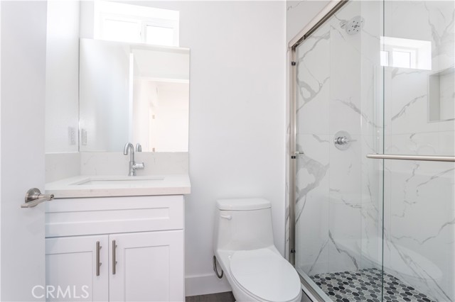 1032 N Oxford Avenue, Los Angeles CA: https://media.crmls.org/medias/6e912d73-4da2-432b-b4f3-1e5d8da2ef2b.jpg