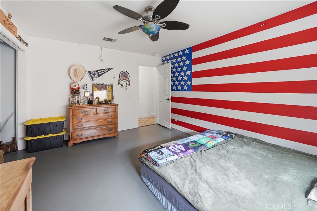 https://media.crmls.org/medias/6e91f90b-ce48-451a-a1fb-e7cf08d8b52e.jpg?preset=X-Large