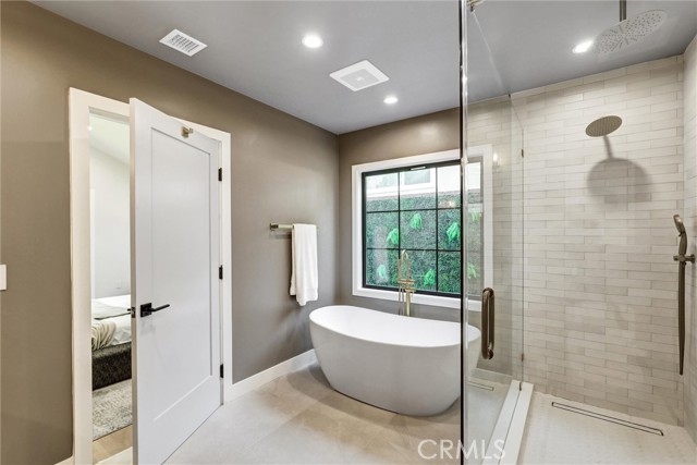 Detail Gallery Image 31 of 39 For 6451 Firebrand St, Los Angeles,  CA 90045 - 4 Beds | 3/1 Baths
