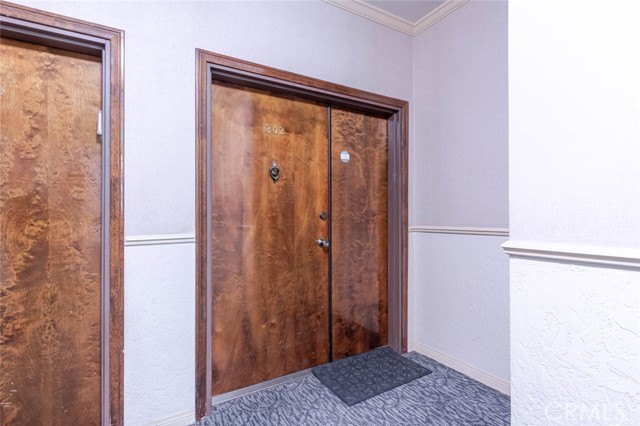 Detail Gallery Image 16 of 36 For 4430 Noble Ave #202,  Sherman Oaks,  CA 91403 - 2 Beds | 2 Baths