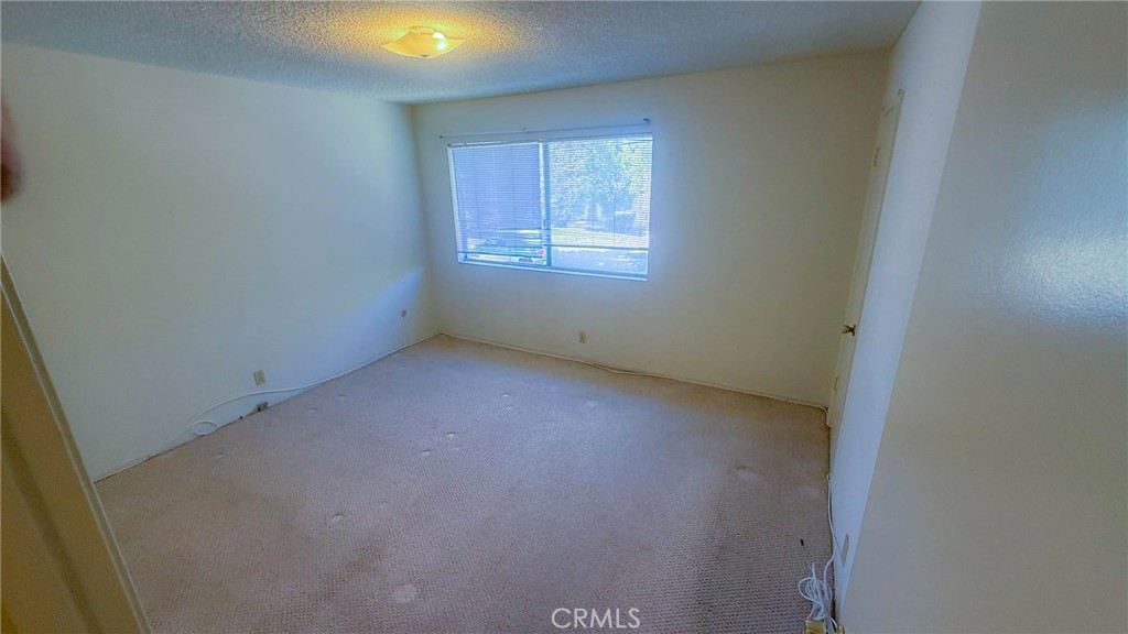 https://media.crmls.org/medias/6e94c45b-9168-4c56-a325-1cb28aab105a.jpg?preset=X-Large