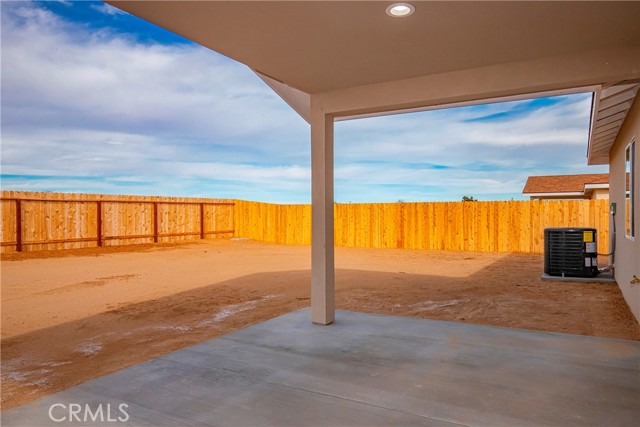 Detail Gallery Image 6 of 25 For 8213 Peach Ave, California City,  CA 93505 - 3 Beds | 2 Baths