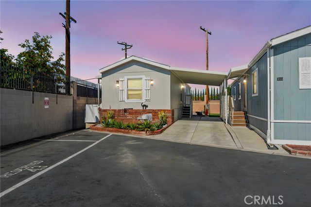 Detail Gallery Image 2 of 21 For 501 Willow Dr, Santa Ana,  CA 92703 - 2 Beds | 1 Baths