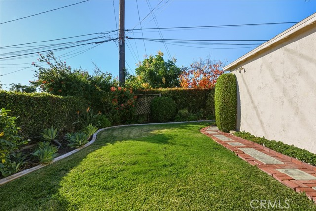 Detail Gallery Image 35 of 39 For 375 N Canyon Bld, Monrovia,  CA 91016 - 3 Beds | 2 Baths