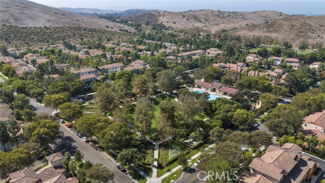 Detail Gallery Image 39 of 43 For 235 Dewdrop, Irvine,  CA 92603 - 2 Beds | 2/1 Baths