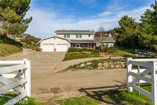 28132 Oak Spring Canyon, Canyon Country CA: https://media.crmls.org/medias/6e96a040-a3af-4b9e-9715-a6d0c8a81ed5.jpg