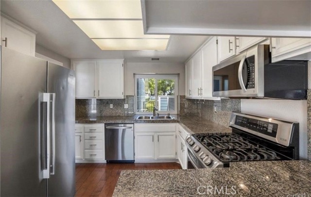 Detail Gallery Image 6 of 12 For 22122 Summit Hill Dr #10,  Lake Forest,  CA 92630 - 2 Beds | 2/1 Baths