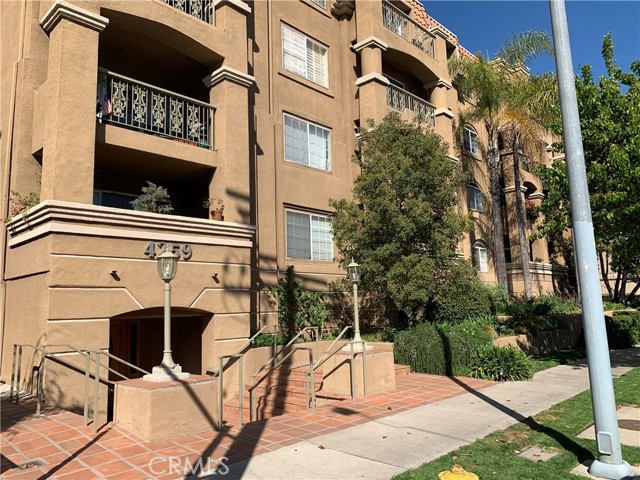 Detail Gallery Image 1 of 1 For 4259 106 Fulton Ave #106,  Sherman Oaks,  CA 91423 - 2 Beds | 2/1 Baths