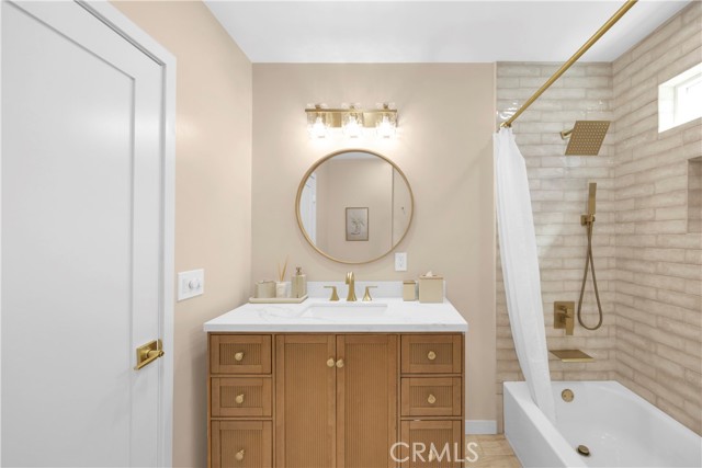 Image 20 of 27 For 2430 Marber  