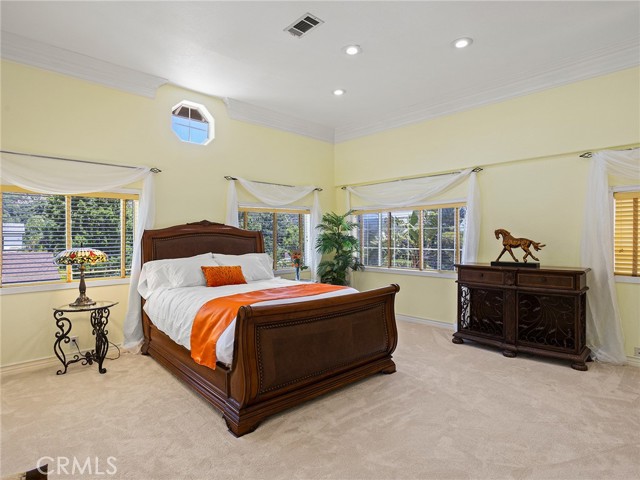 5815 Irving Avenue, La Crescenta CA: https://media.crmls.org/medias/6e98ddd6-1b9e-4f90-ad3e-ae10613b02f7.jpg