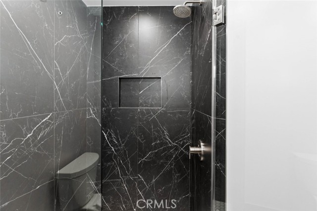 Detail Gallery Image 14 of 29 For 5954 Carpenter Ave, Valley Village,  CA 91607 - 3 Beds | 2 Baths