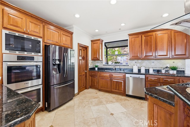 Detail Gallery Image 13 of 50 For 2044 Calle Yucca, Thousand Oaks,  CA 91360 - 4 Beds | 4 Baths