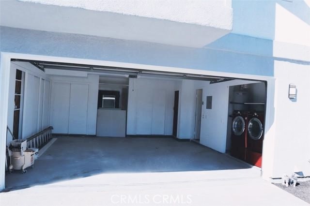 https://media.crmls.org/medias/6e9b31e2-ed61-4807-a71f-0d8ec387c15b.jpg?preset=X-Large
