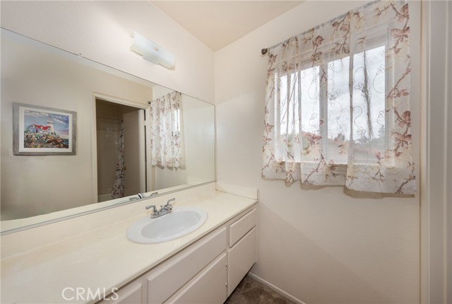 Detail Gallery Image 21 of 27 For 1228 W Woodcrest Street, Bloomington,  CA 92316 - 5 Beds | 2/1 Baths