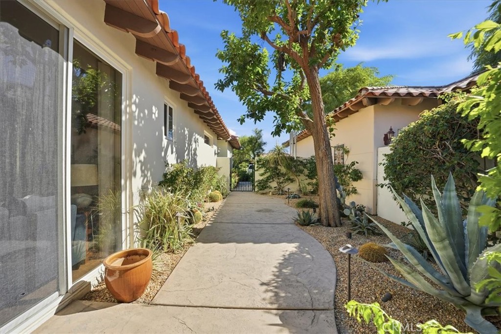 MLS #OC25246393 image #44