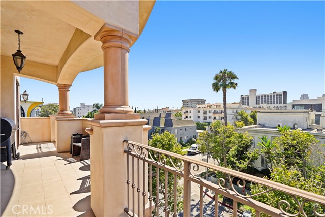 462 S Maple Drive, Beverly Hills CA: https://media.crmls.org/medias/6e9cd416-2780-402e-a6cb-5c937aee4290.jpg