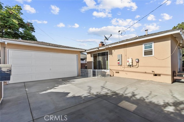 11131 Alburtis Avenue, Norwalk CA: https://media.crmls.org/medias/6e9d0c65-a6c6-4b3b-aaad-84359681b7d8.jpg