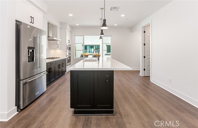 150 Bridle Drive, Burbank CA: https://media.crmls.org/medias/6e9d6d6e-3996-4b30-be64-a29196b04690.jpg