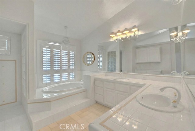 Detail Gallery Image 8 of 49 For 23140 Western Crest Dr, Lake Mathews,  CA 92570 - 4 Beds | 3/1 Baths