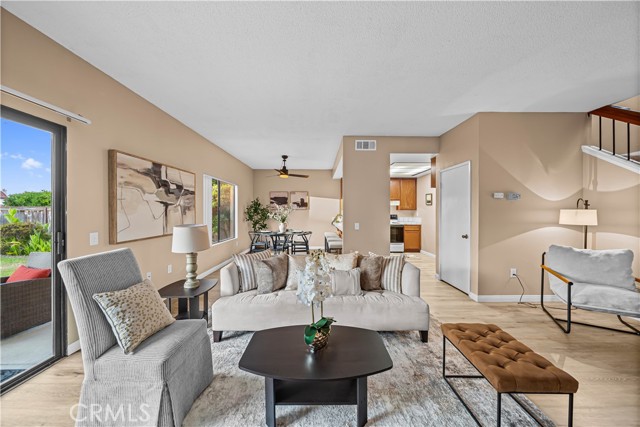 Detail Gallery Image 3 of 21 For 3516 Landsford Way, Carlsbad,  CA 92010 - 3 Beds | 2/1 Baths
