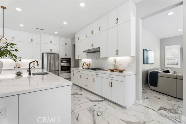 Detail Gallery Image 22 of 75 For 17721 Ridgeline Ct, Saugus,  CA 91350 - 4 Beds | 4 Baths