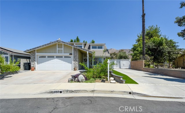 Detail Gallery Image 1 of 35 For 697 E Peach St, San Jacinto,  CA 92583 - 3 Beds | 2/1 Baths