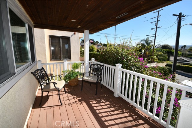 1033 Avenue A, Redondo Beach, California 90277, 3 Bedrooms Bedrooms, ,1 BathroomBathrooms,Residential,Sold,Avenue A,SB23202563