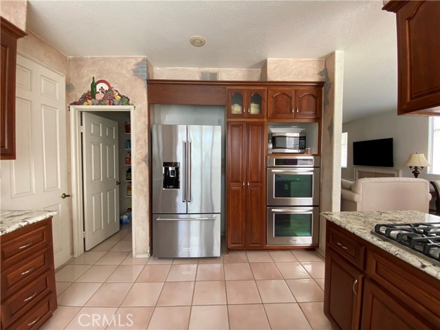 Detail Gallery Image 18 of 70 For 2164 Thyme Dr, Corona,  CA 92879 - 5 Beds | 2/1 Baths