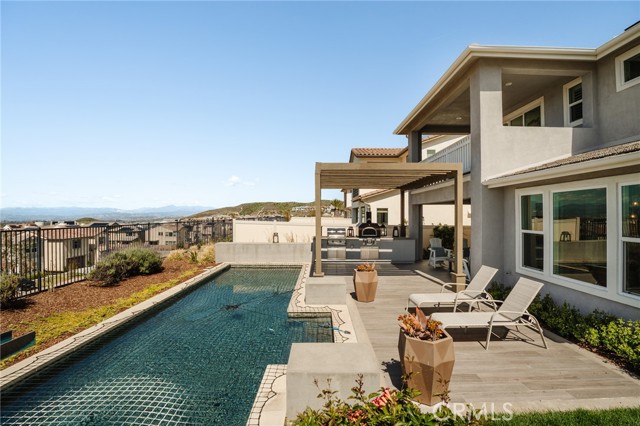 Detail Gallery Image 2 of 75 For 18108 Esker Ln, Canyon Country,  CA 91350 - 5 Beds | 3 Baths