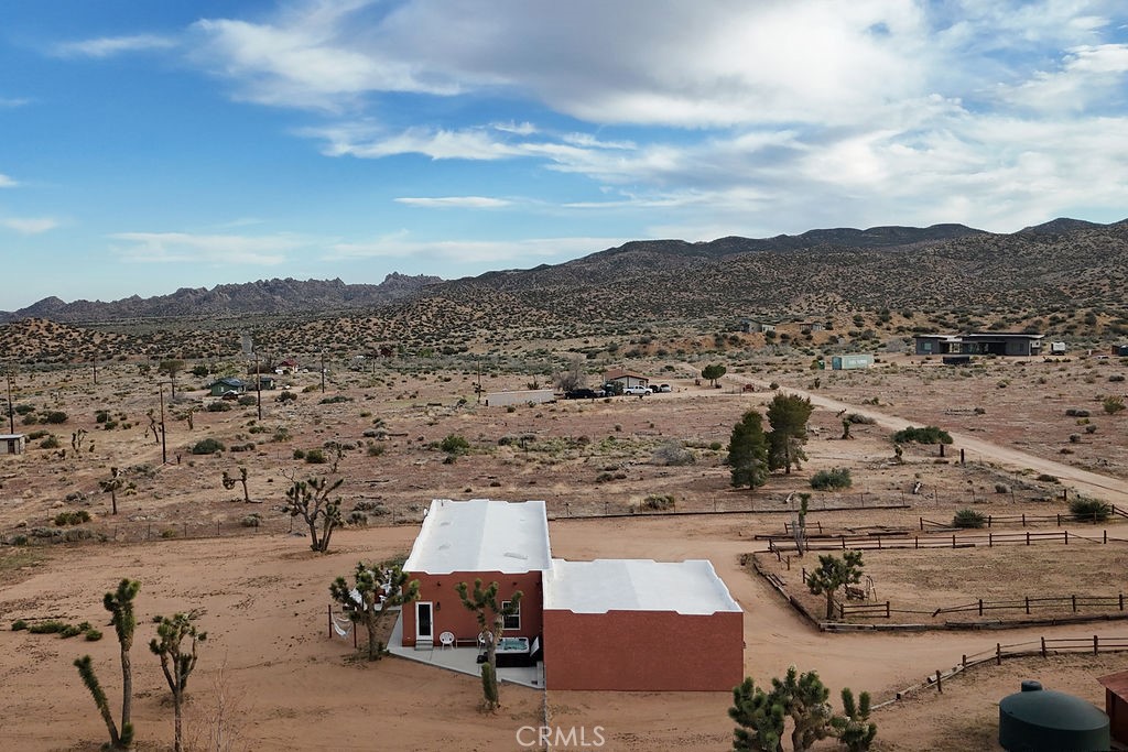 https://media.crmls.org/medias/6ea8ca2a-0170-4b7e-a7e1-a43c8164f5df.jpg?preset=X-Large