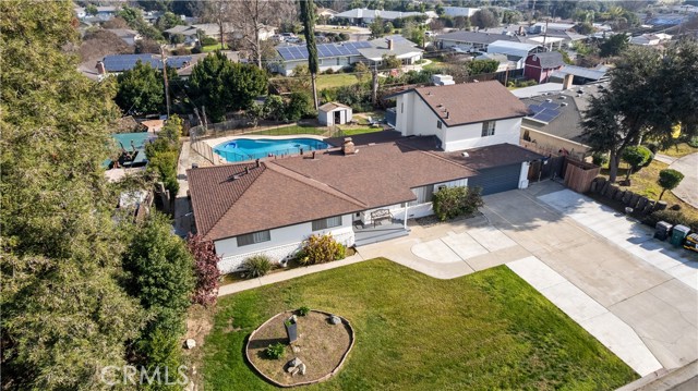 Detail Gallery Image 11 of 64 For 925 S Purdue Ave, Fresno,  CA 93727 - 5 Beds | 4 Baths