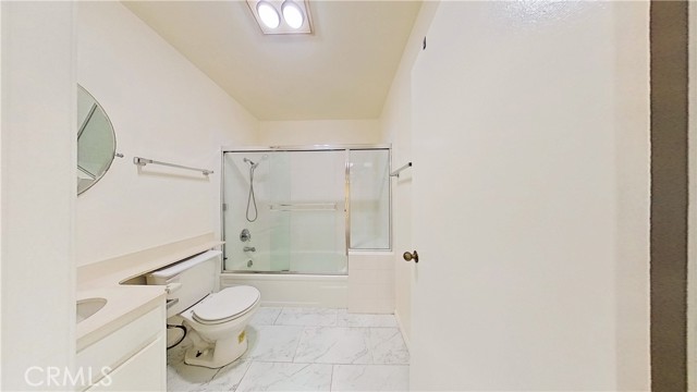 Detail Gallery Image 11 of 21 For 9906 Owensmouth Ave #7,  Chatsworth,  CA 91311 - 3 Beds | 2/1 Baths