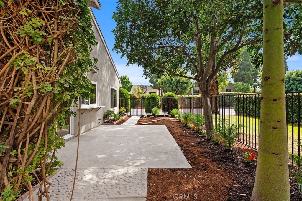 MLS #OC25225891 image #26