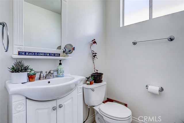 Detail Gallery Image 14 of 23 For 1623 Carver St, Redondo Beach,  CA 90278 - 3 Beds | 1/1 Baths