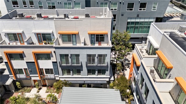 206 Alamo Court, Long Beach CA: https://media.crmls.org/medias/6eab36d4-9888-4e5a-8e1e-0705f275d6d2.jpg