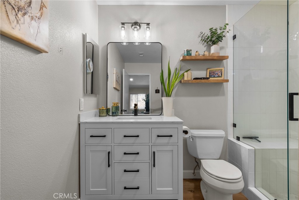 https://media.crmls.org/medias/6eab5c7d-3234-4f48-ac8f-1e8bca9c6823.jpg?preset=X-Large