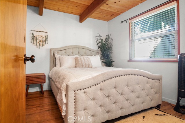 Detail Gallery Image 13 of 30 For 33020 Arrowbear Dr, Running Springs,  CA 92382 - 3 Beds | 2/1 Baths