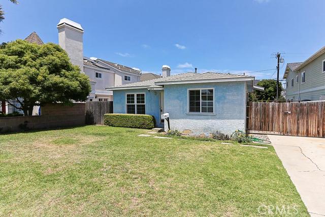 2215 Robinson Street, Redondo Beach, California 90278, 2 Bedrooms Bedrooms, ,1 BathroomBathrooms,Residential,Sold,Robinson,SB16147411