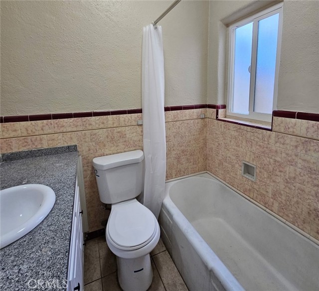 Detail Gallery Image 6 of 8 For 301 N 1st Ave #1,  Barstow,  CA 92311 - 1 Beds | 1 Baths