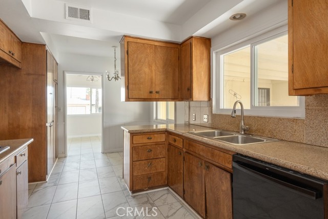 Detail Gallery Image 15 of 35 For 205 E Wabash St, Rialto,  CA 92376 - 3 Beds | 2 Baths